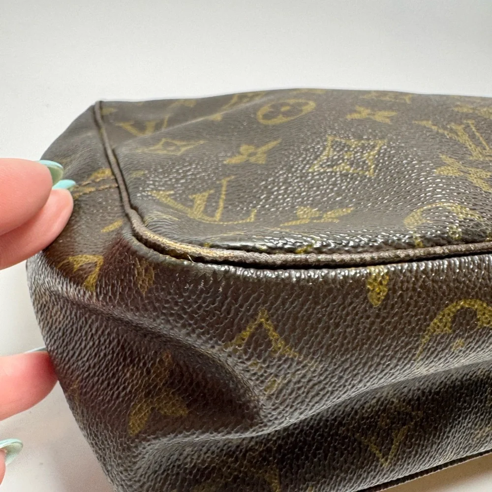 SOLF Louis Vuitton Trousse 28 Monogram Toiletry Pouch